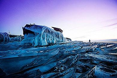 《Dead Season》登陆Steam 丧尸末日回合制战术